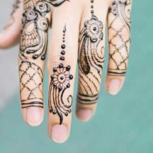 نقاشة حناء — رسومات تقليدية وعصرية